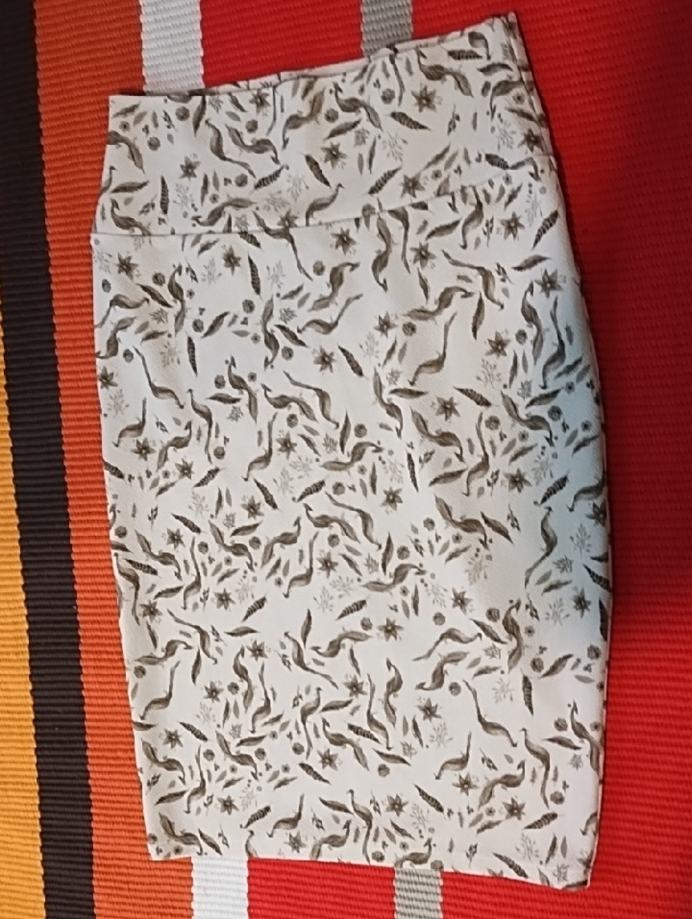LuLaRoe White Pencil Skirt with Brown Botanical Motif XS NWOT